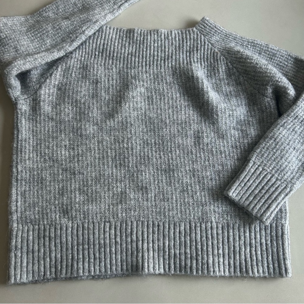 Chelsea28 Women’s gray Knit Metallic Ballet  Neck Pullover Sweater. Size M - Picture 10 of 11